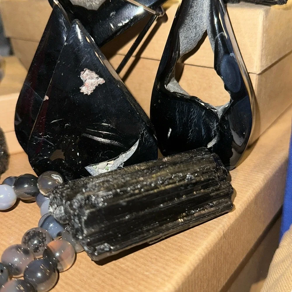 LAST ONE! Black Tourmaline Raw Piece - Price is for one πΉπΉ - Picture 2 of 5